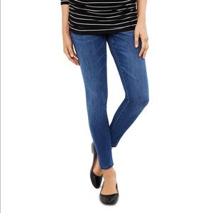 Jessica Simpson maternity jeans